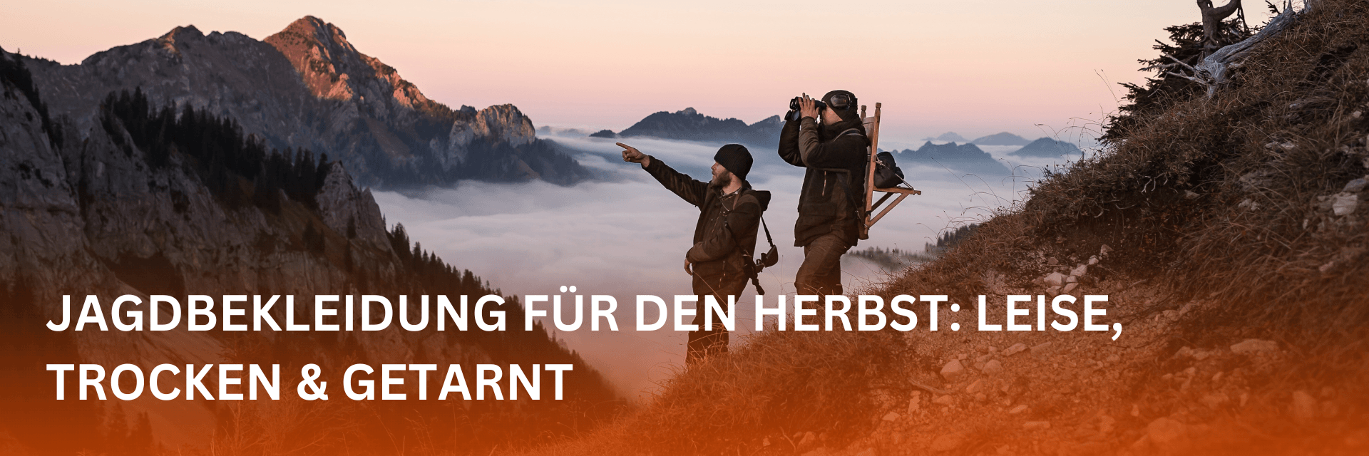 Jäger in Jagdbekleidung beim Ansitz im Herbst